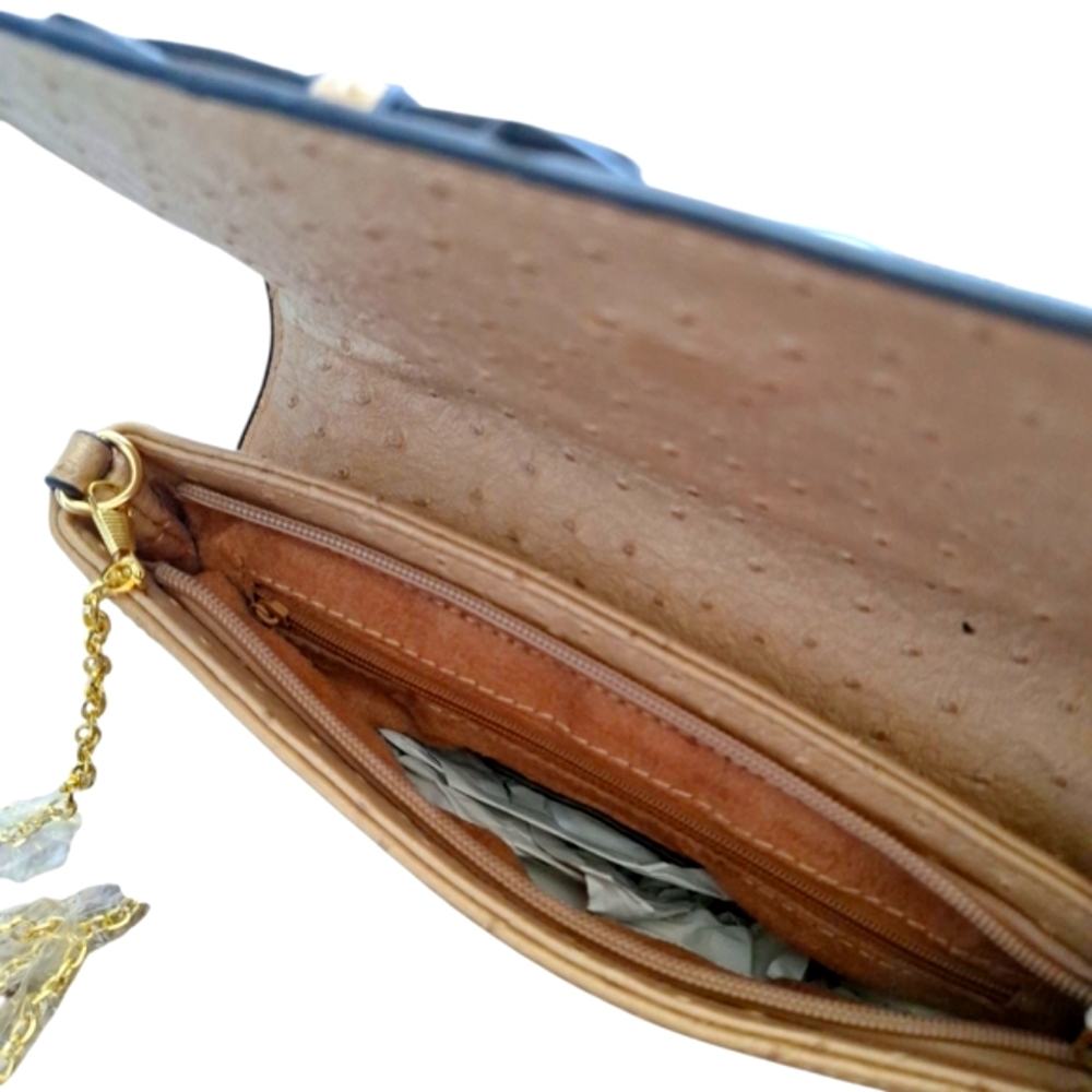 Elegant Gold Women's Purse - Picture 4 of 5